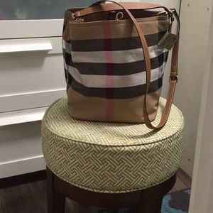 Cute Bucket Handbag!